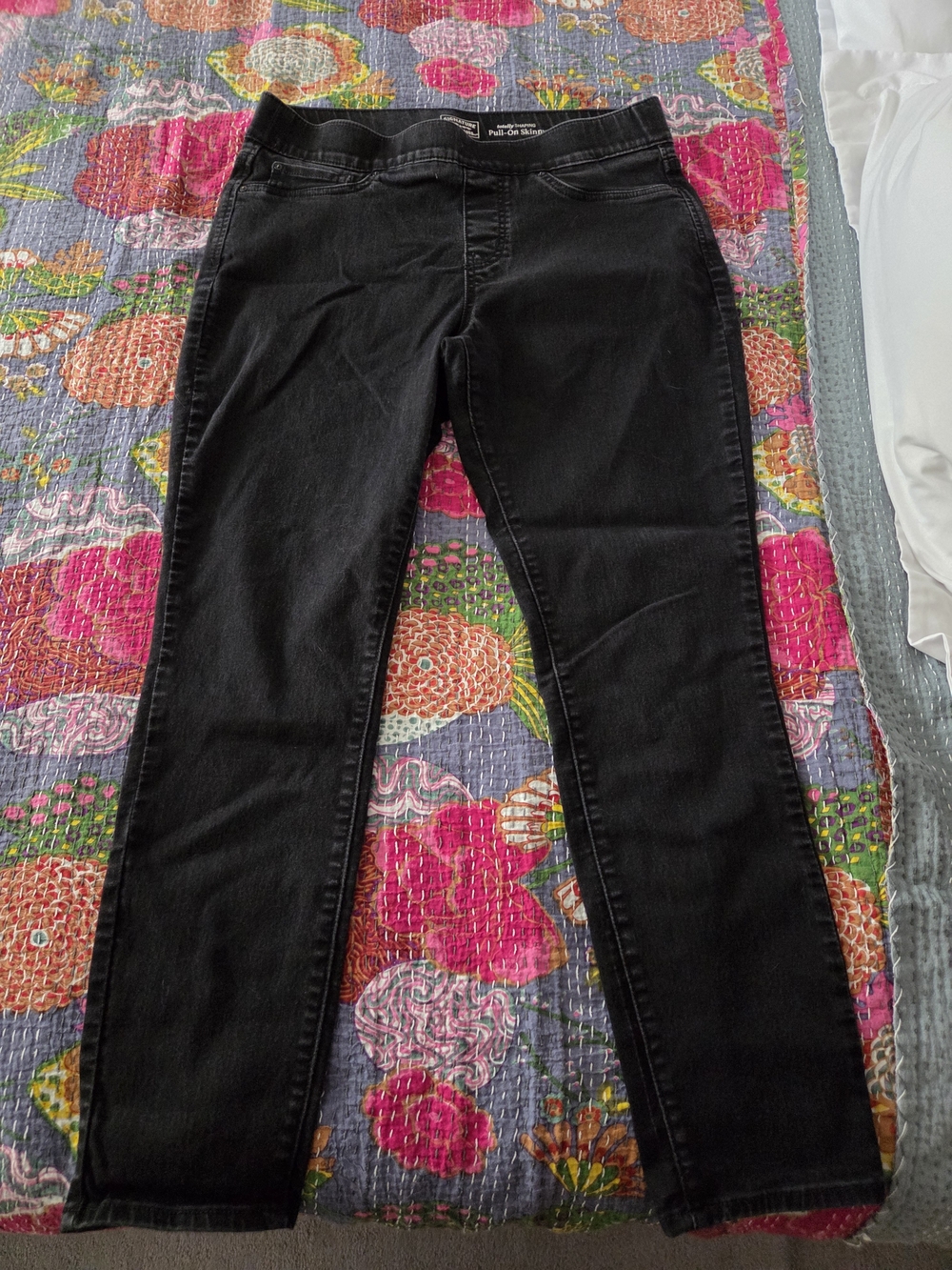 Signature by Levi Strauss Black Skinny Jeans - Women's